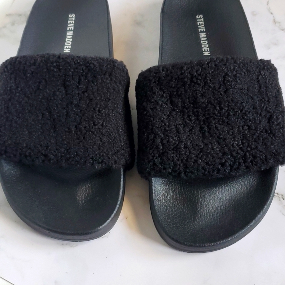 Steve Madden Black Fur Slides, 8 - Picture 2 of 5
